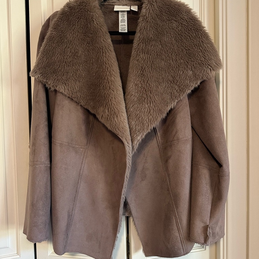 Chico’s Luxurious Faux Suede & Fleece Jacket; Size 0 (US Size 4); Teaberry Taupe